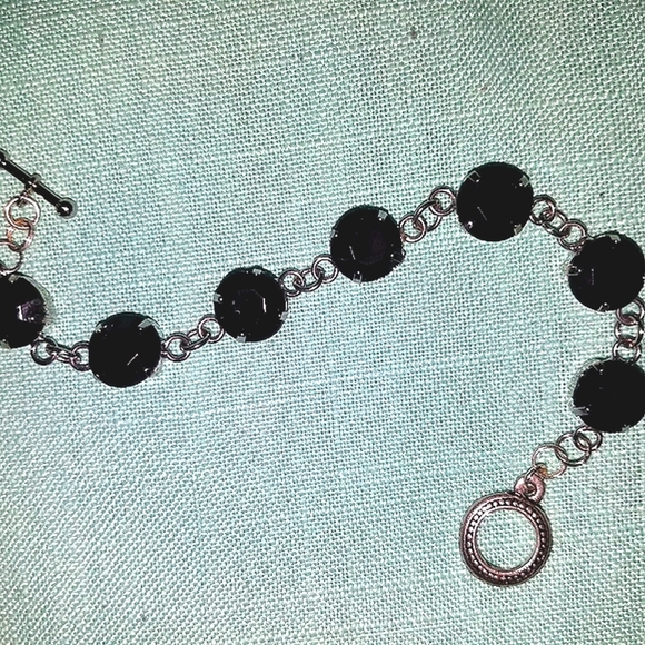 Bracelet silver plate black beads toggle clasp NEW - Picture 2 of 4